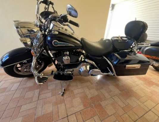 Harley Davidson Road King Police (shrine)