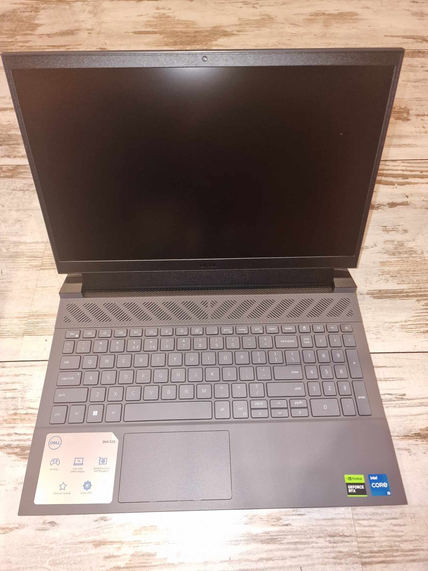 Laptop DELLG15 5530