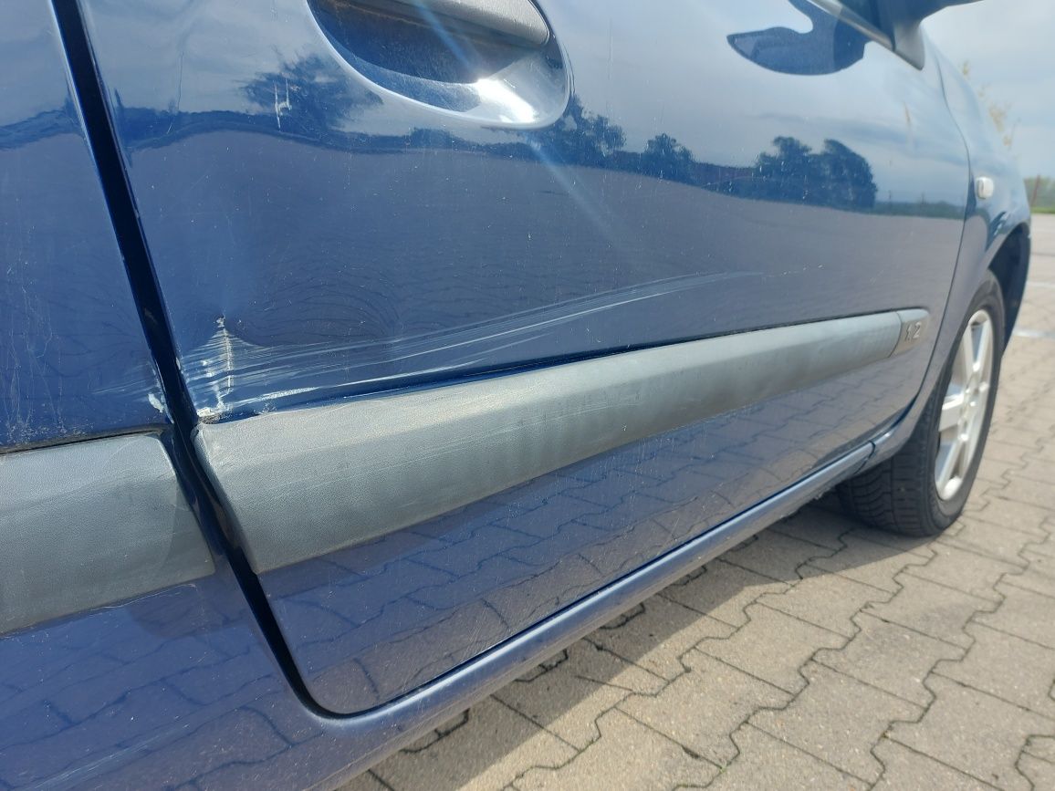Reno Clio 2, oc i przegląd na rok
