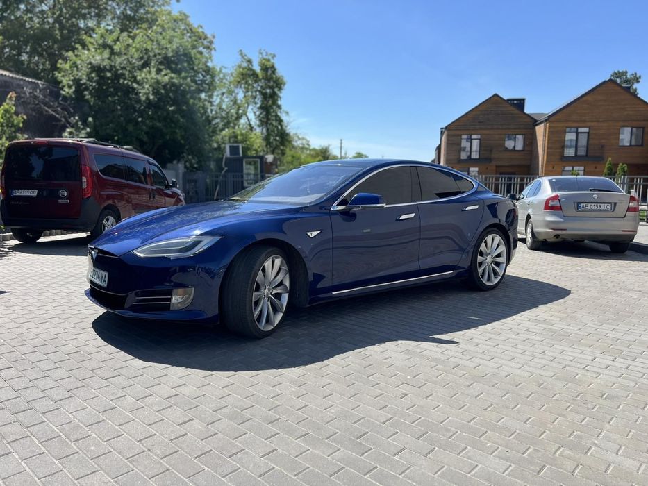 Tesla model S 75D