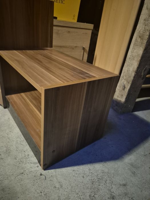 Szafka z przystawką i blatem górnym.