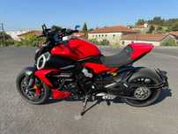 Ducati Diavel V4 RED