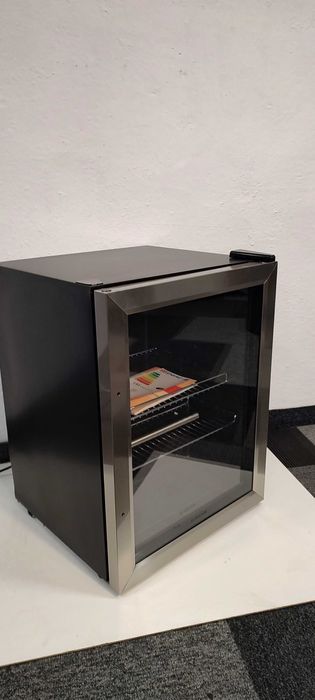 Lodówka szklane drzwi, witryna 60L.  Klarstein   S-297