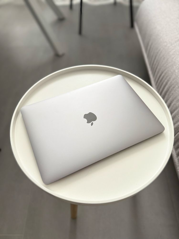 MacBook AIR 2020 M1 | 8gb Ram | SSD 256GB 99% АКБ
