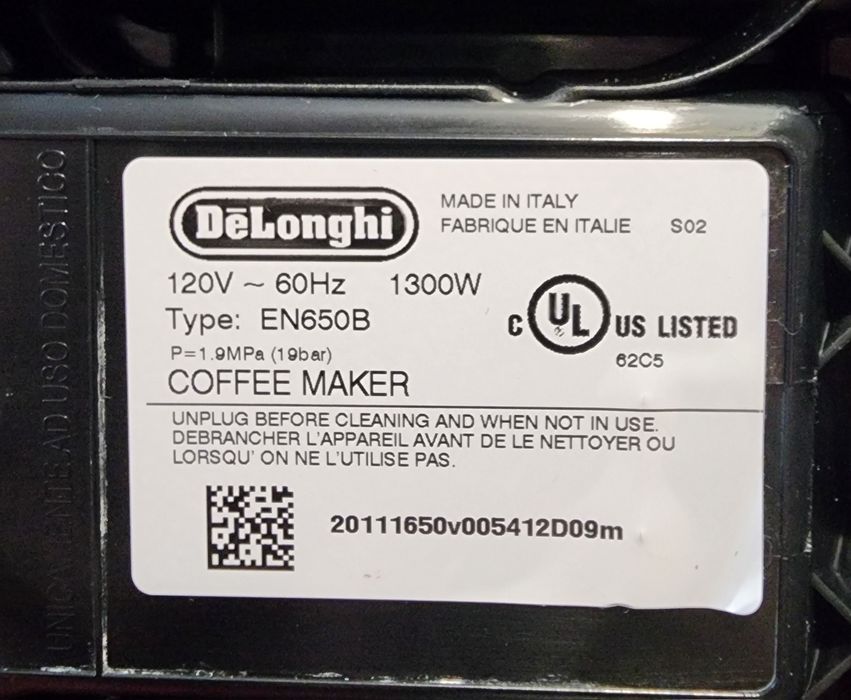 Капсульна кавоварка Кавомашина Nespresso Delonghi en650b lor crups