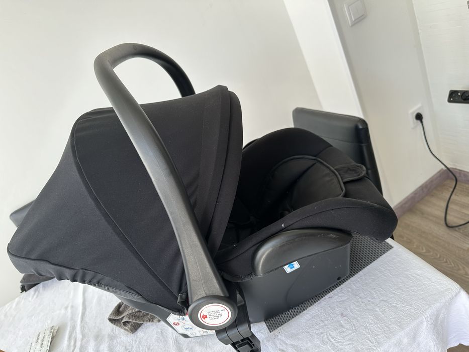Carrinho de bebé 3 em 1 - Trio Mágico Preto / Dourado