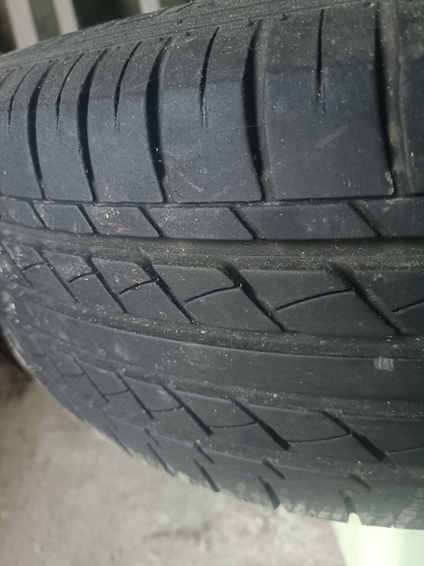 Jantes ferro 14" com pneus