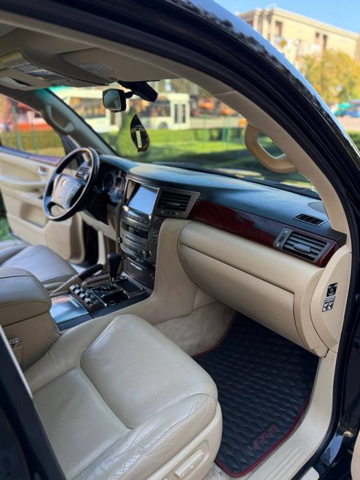 Lexus LX570 2008 года