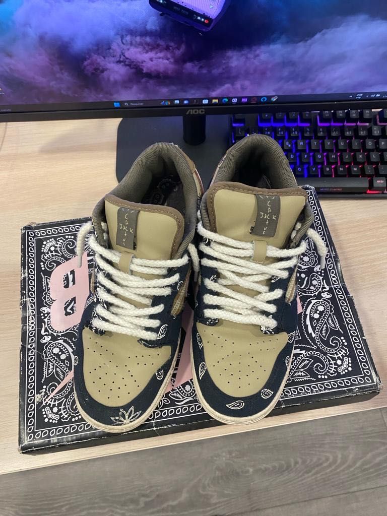 Nike SB Dunk Low x Travis Scott