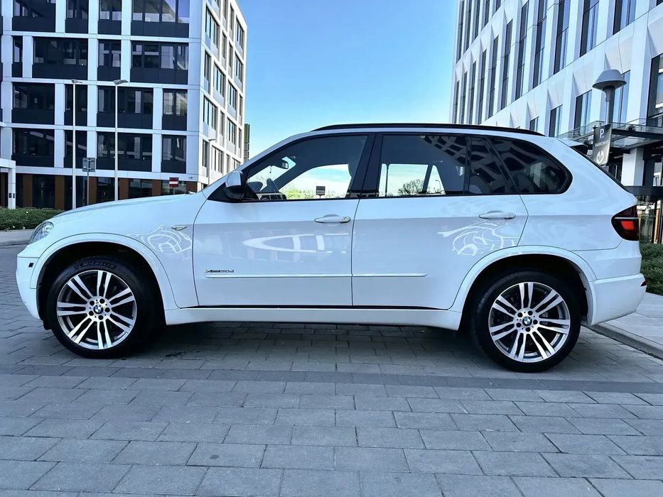 BMW X5 M pakiet, niski przebieg, kamery 360, sportowe zawieszenie, bluetooth