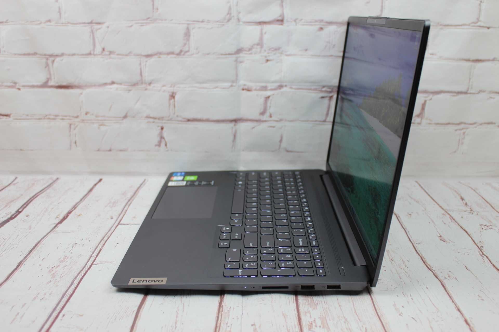 Ігровий ноутбук Lenovo 16" / i5-11300H / 8gb / 512 SSD / MX450 / 2K