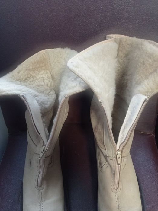 Чоботи жіночі на хутрі зимові