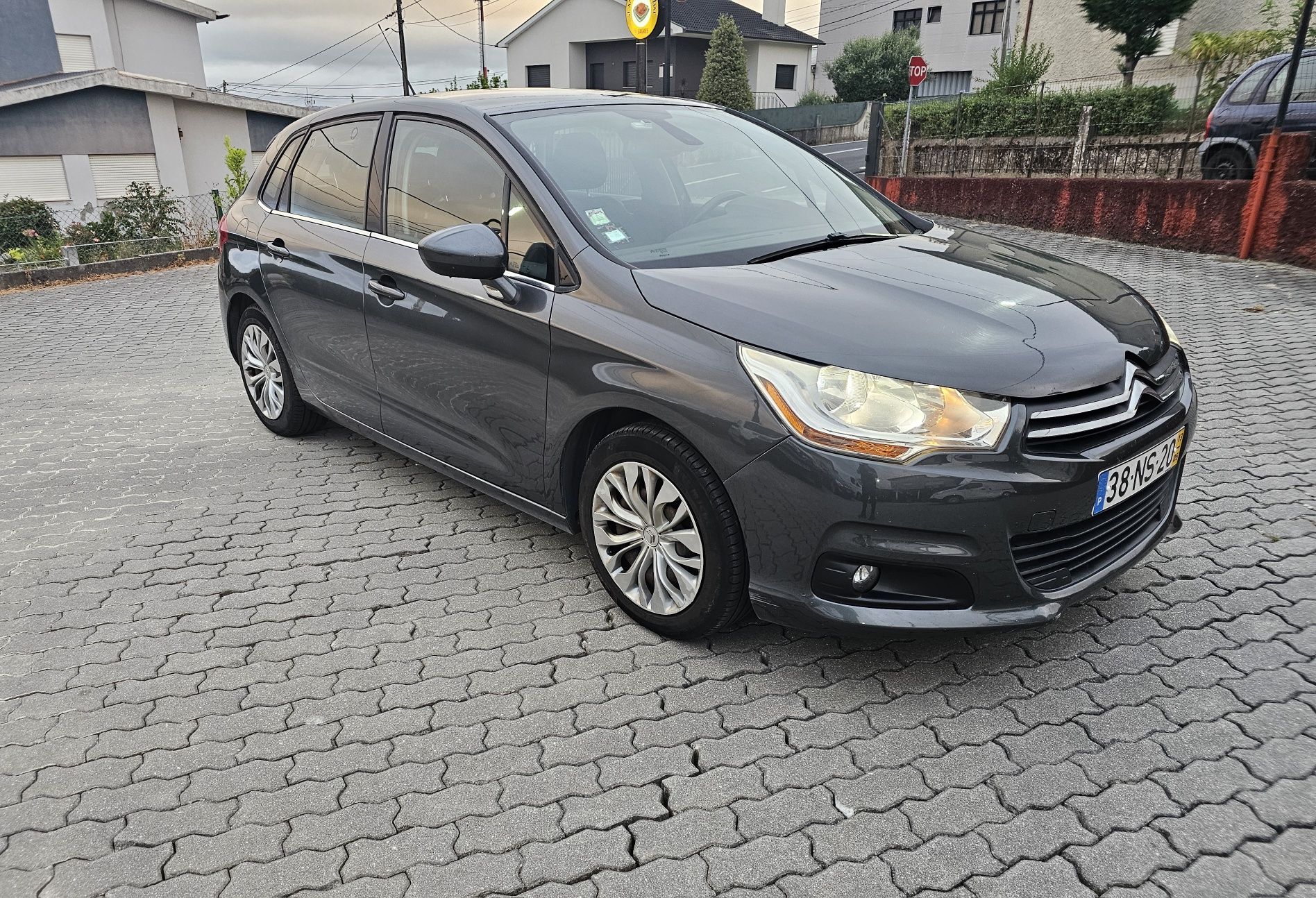 Citroën C4 1.6 HDi – Económico e Fiável - Rev. Feita