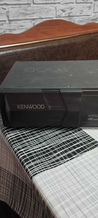 Продам CD ченьжер KENWOOD KDC-C717Y