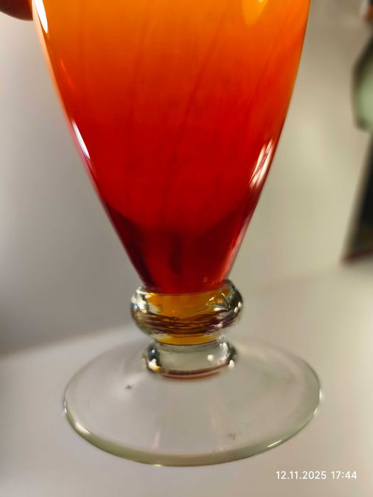 Wazon szklany ognisty huta Staszic Ząbkowice proj L Fiedorowicz