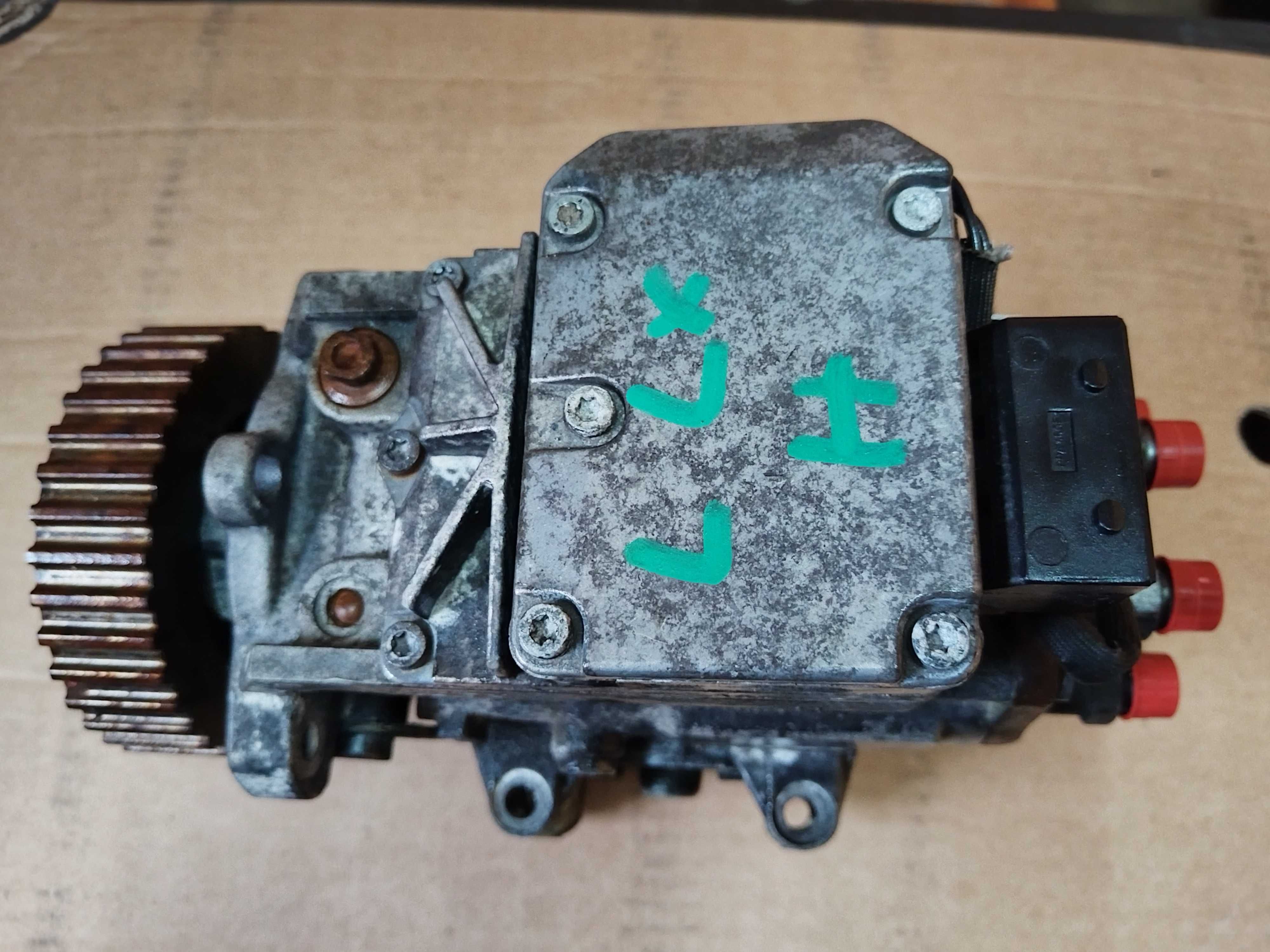 Pompa Wtryskoawa Audi A4  B6 B7 A6C5 2.5 tdi v6 ...106L 106H 180 koni
