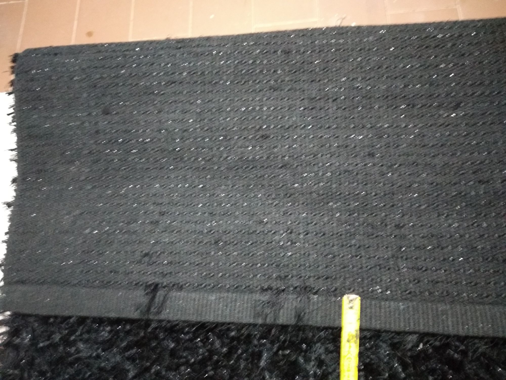 Carpete pelo comprido cor preta 1,35*2,00 metros