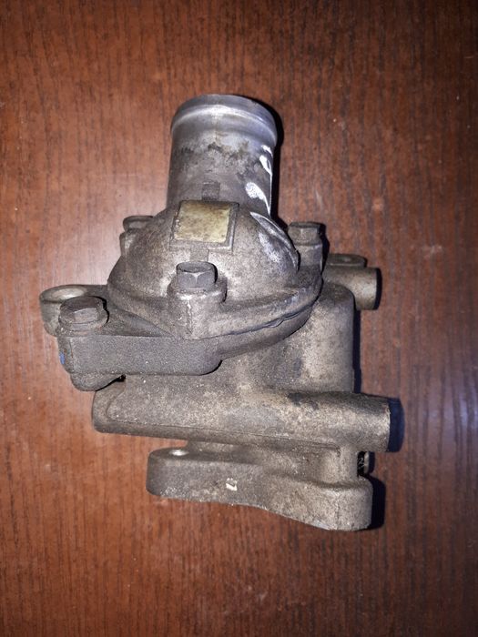 Корпус термостата Nissan primera ниссан примера SR20 бензин