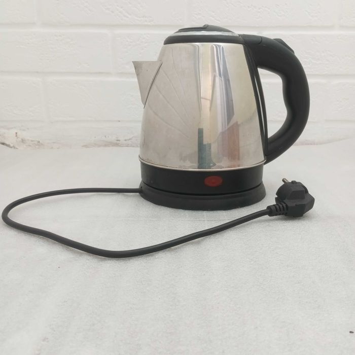 Электрочайник D&T smart 1.2 литра . Не ВЫключается !