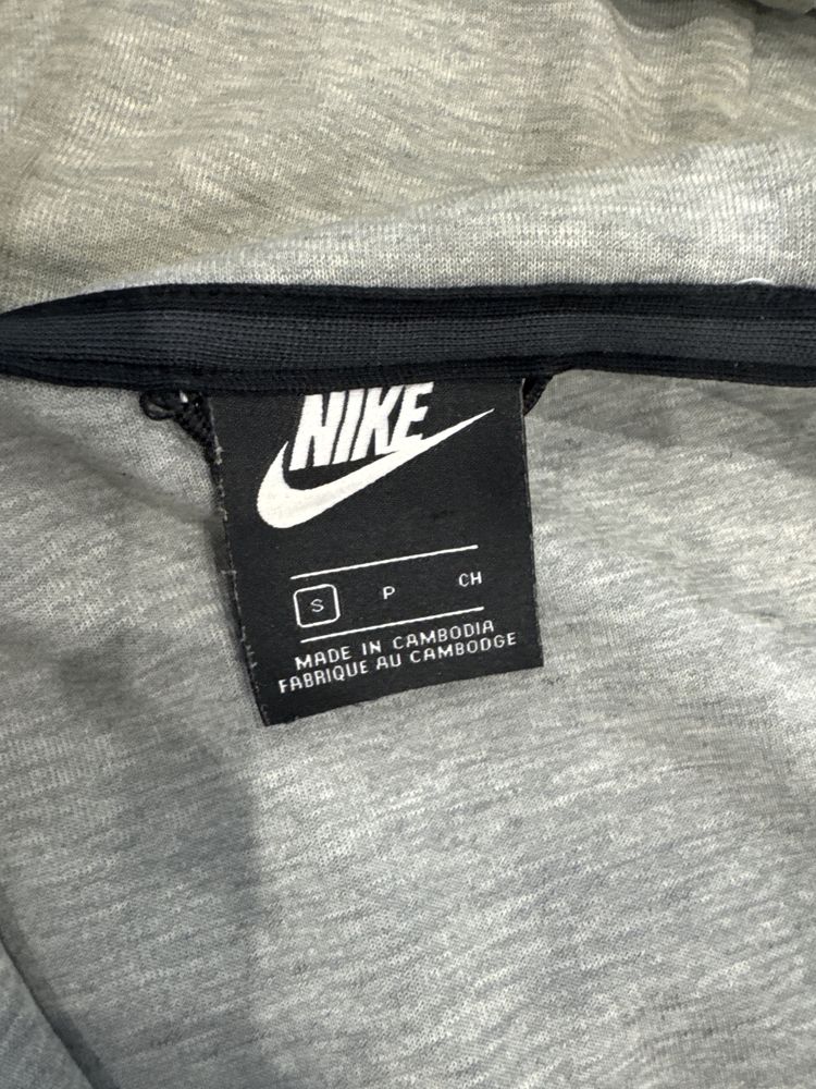Nike Tech Fleece сірий