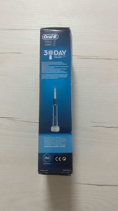 Oral-B Pro 2000N Braun – Usada, com 2 Carregadores e Caixa