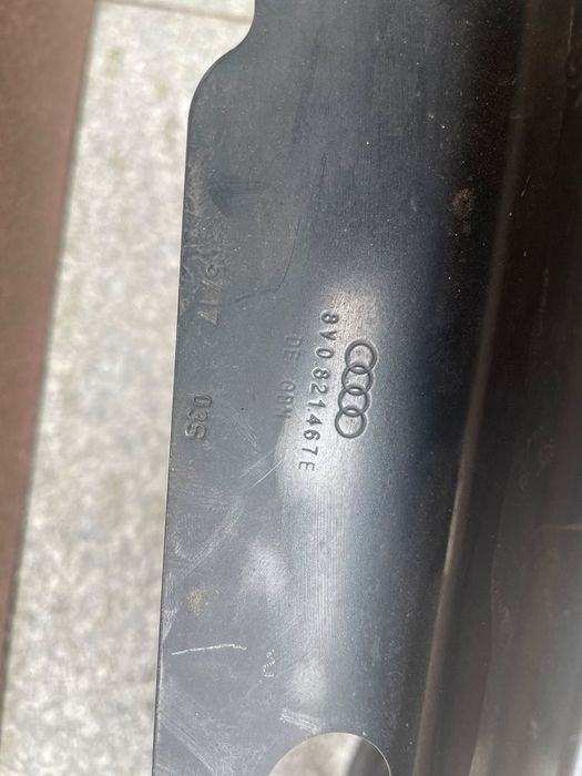 błotnik audi a3 8v0821467e lewy oryginał uchwyt hb ! nie sedan !