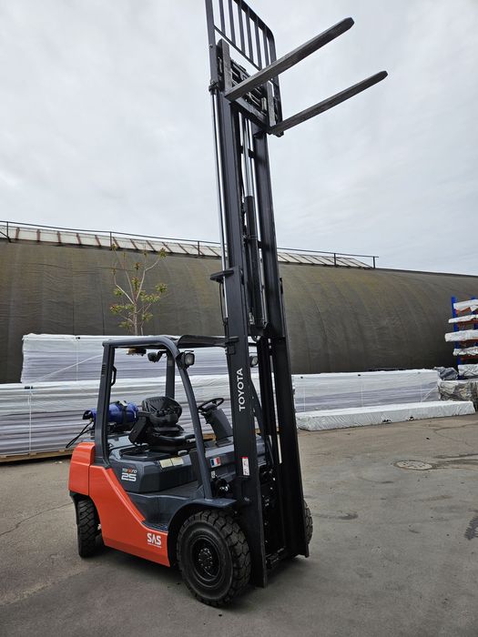 Навантажувач Toyota 2,5 т газ. Вилочный погрузчик Тойота газ 2,5 т