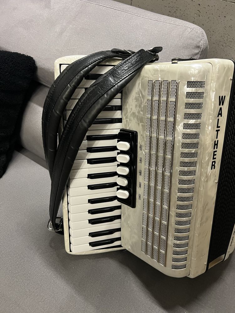 Akordeon Walther  Pirat 72