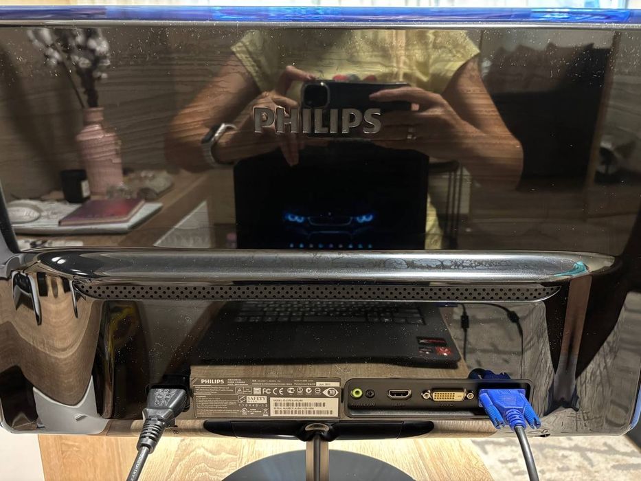 Монитор Philips 21.5 FullHD