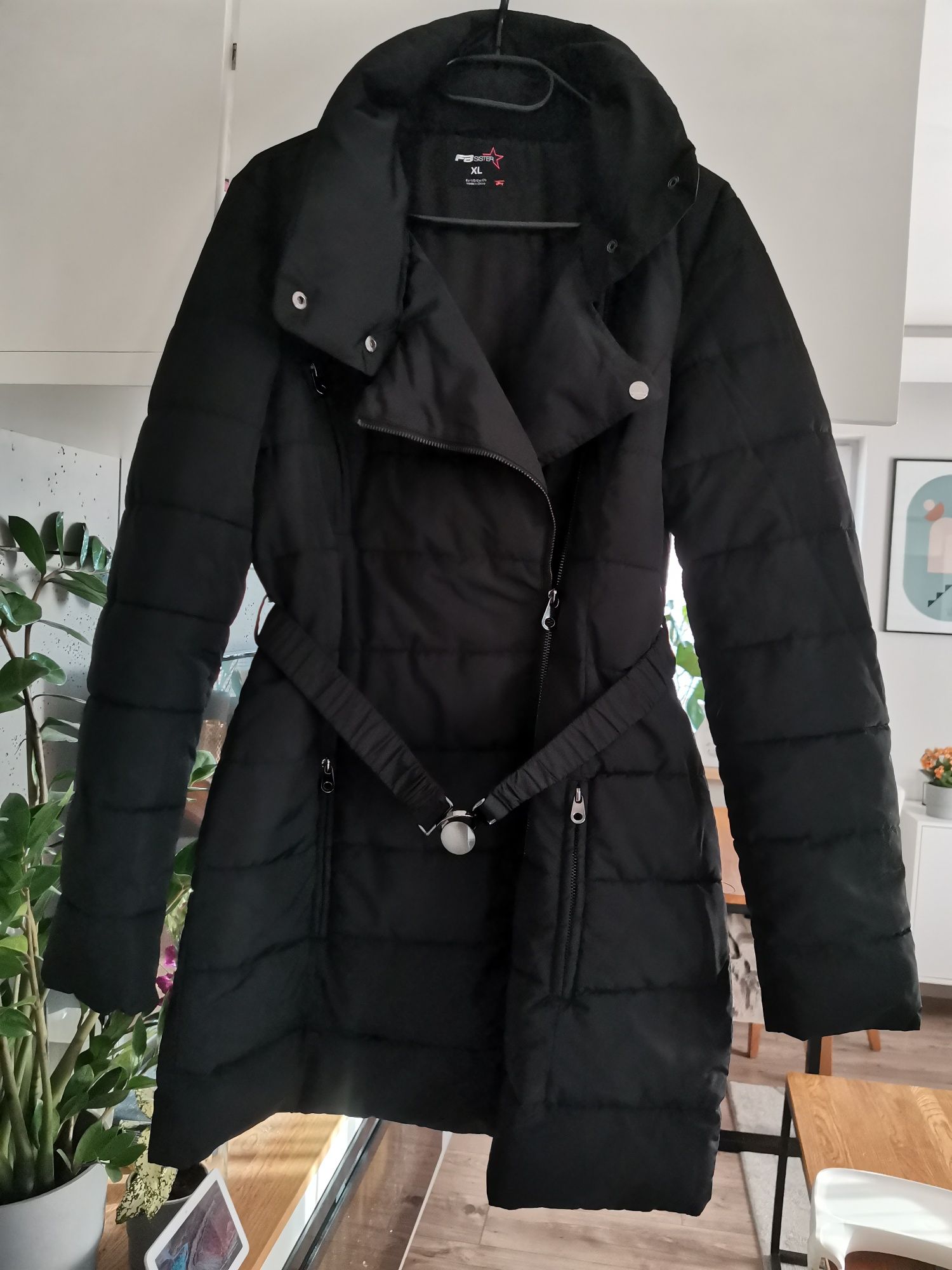 Czarny elegancki długi płaszcz 42 xl new yorker