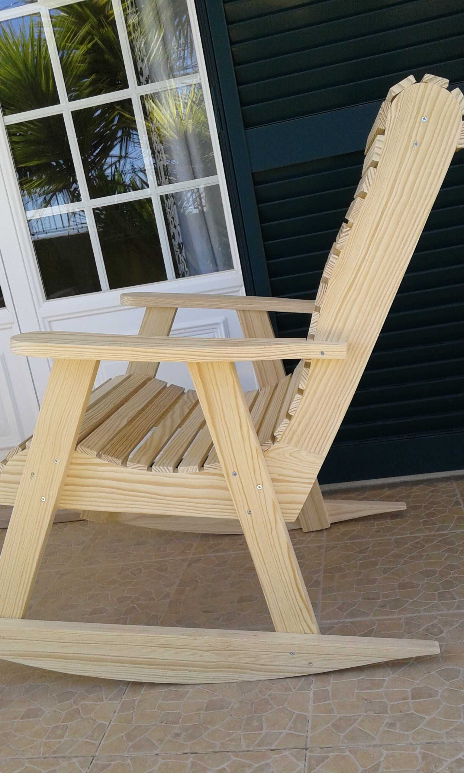 Cadeira de Baloiço em madeira