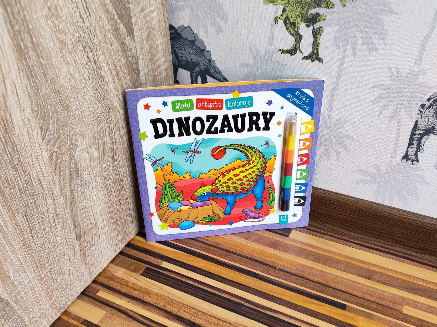 Mały artysta koloruje dinozaury + kredka segmentowa