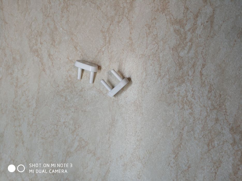 Защита для детей, заглушки для розеток