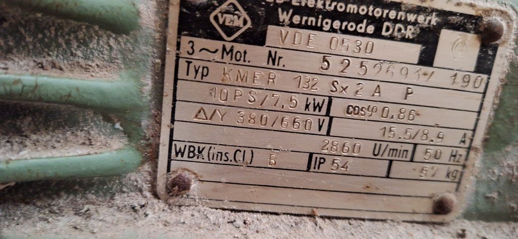 Mieszalnik pasz Mrol i śrutownik ssąco tłoczący ley 7,5 kw