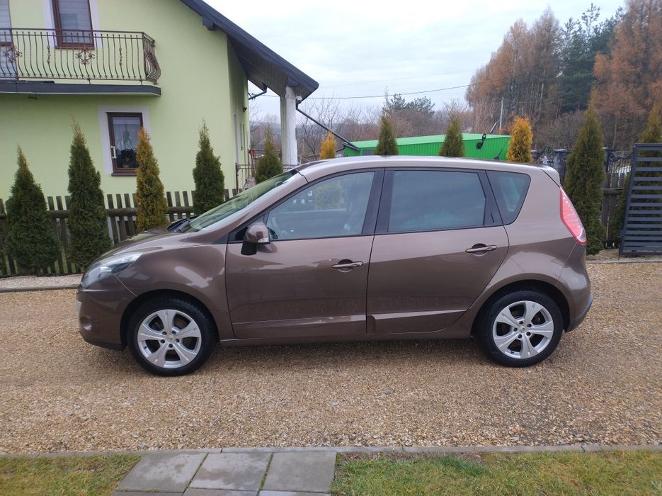 Renault Scenic 2011 1.6 16V 110 KM 6-biegów 150 tyś KM.