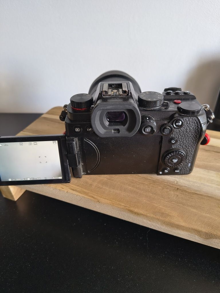 Okazja ! Panasonic Lumix s5 + obiektyw 20 - 60  Stan bardzo dobry
