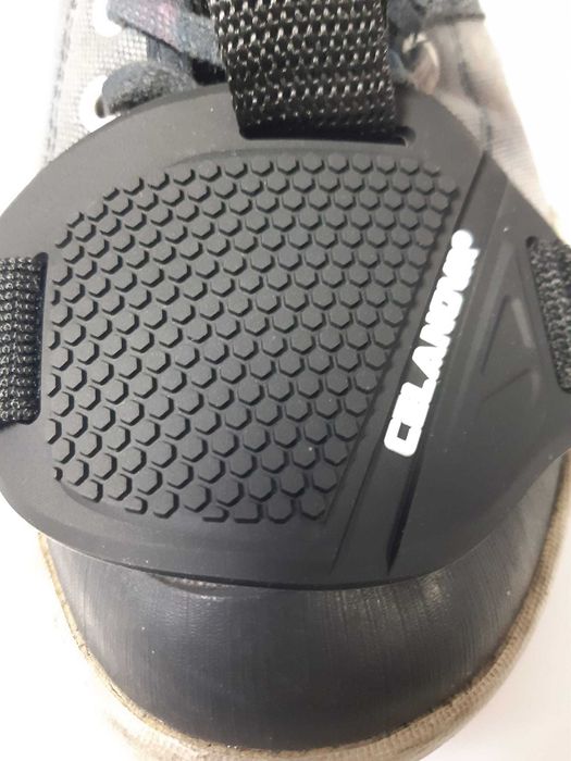 Protetor antiderrapante para sapato ou bota lado pedal mudanças