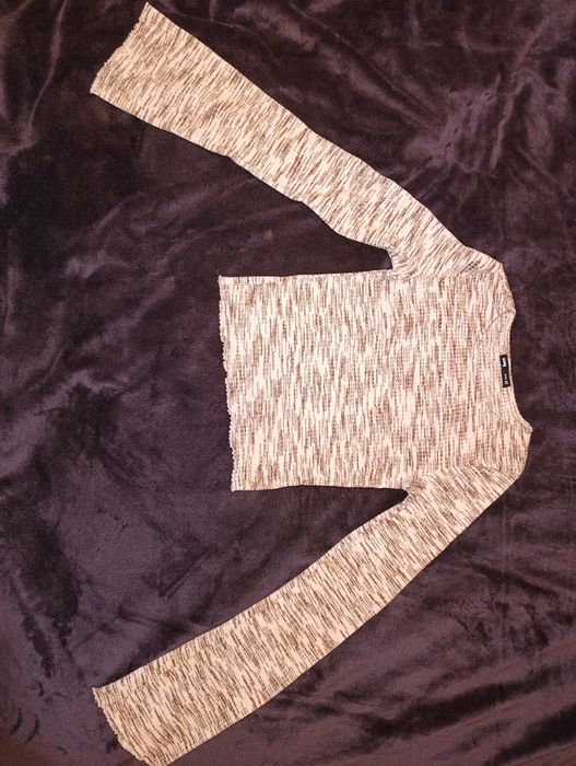 Sinsay top z długimi rozszerzanymi rękawami r XS