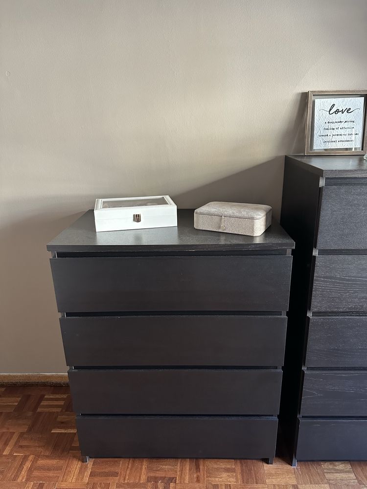 Cómoda MALM IKEA 4 gavetas preto/castanho