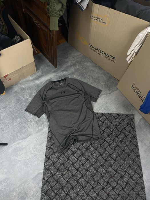Компромесійна Термо Футболка Under Armour з логотипом на грудях