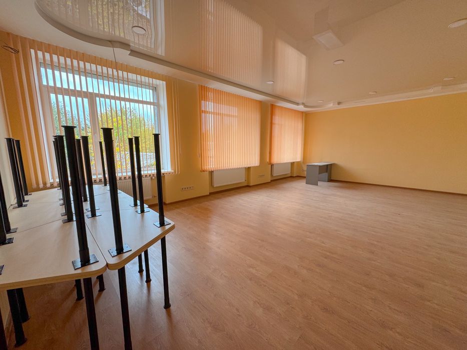 Здам офіс з ремонтом і меблями