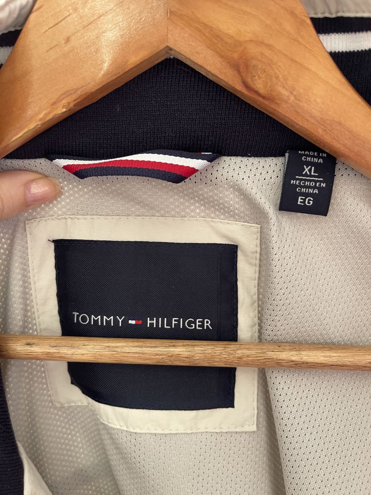 Ветровка  Tommy HILFIGER