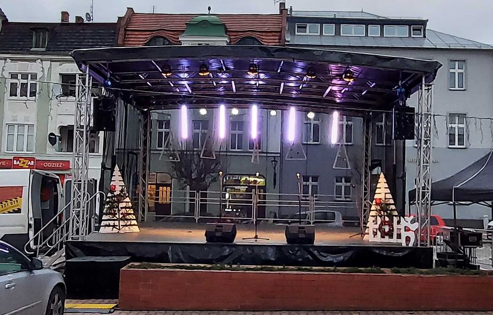 Scena atestowana 8m x 6m x 5m Szybki montaż mobilna z 2024r