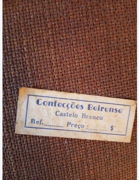 Quadro madeira p/ parede: casal tradicional Castelo Branco 30x20cm