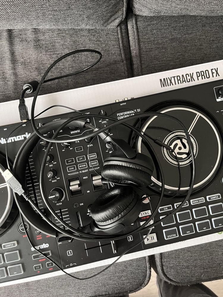 Numark mixtrack PRO FX