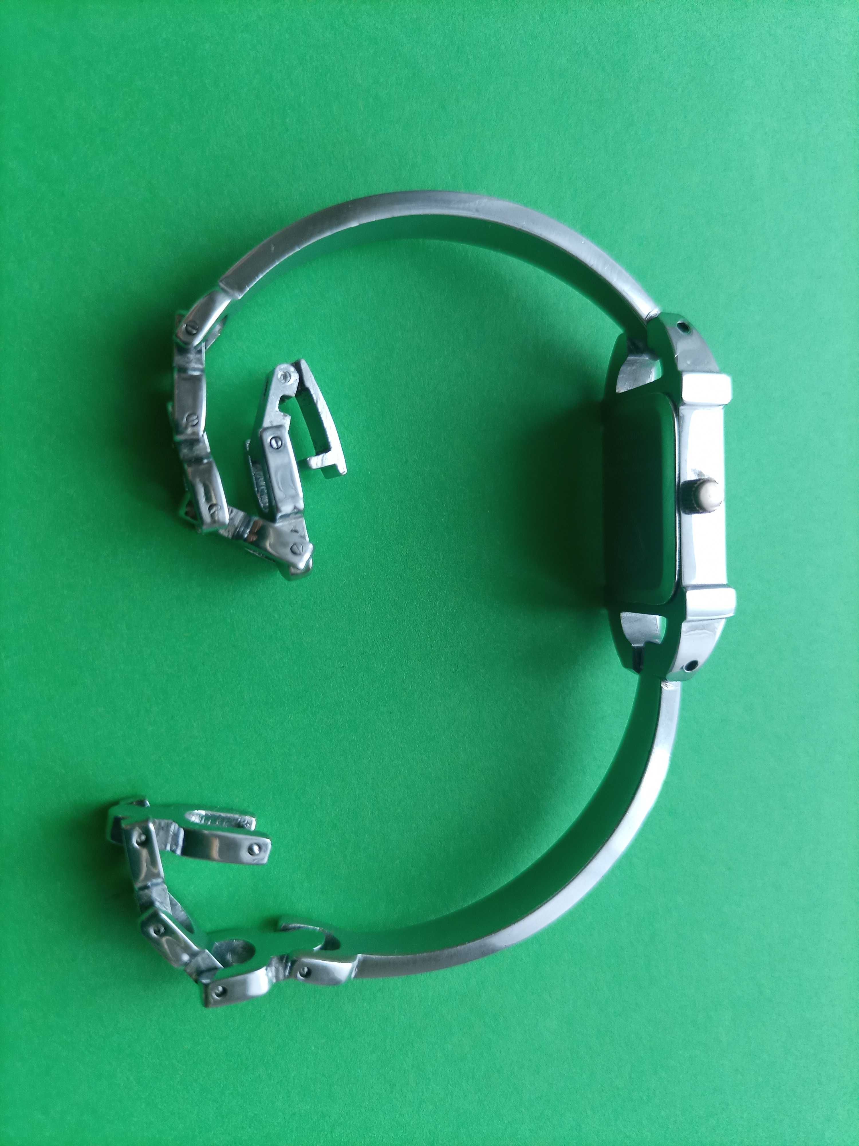 Gucci zegarek damski Sapphire Crystal Swiss