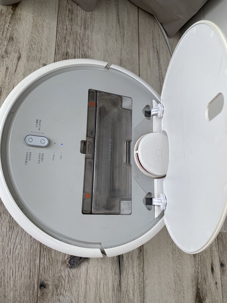 Робот пилосос Xiaomi Mi Robot Vacuum