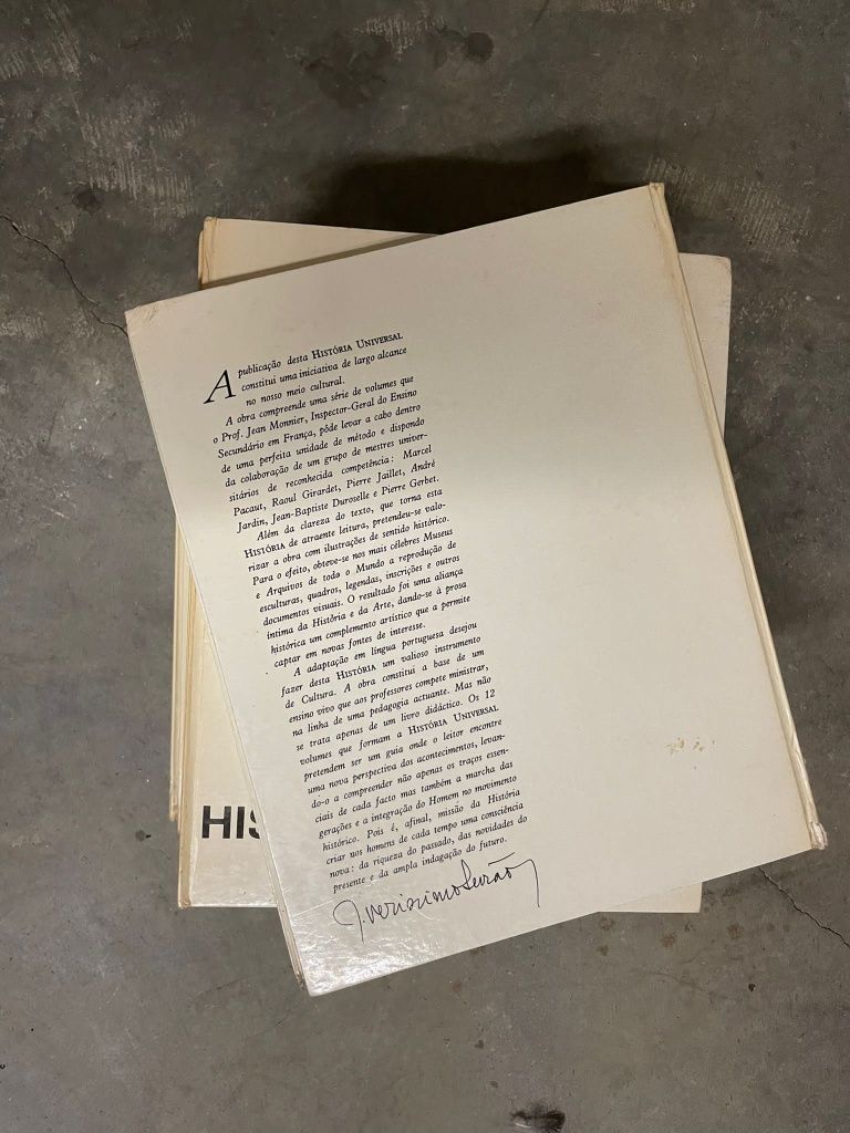 Os 12 livros da coleção História universal