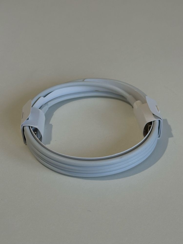 Кабель Apple Lightning