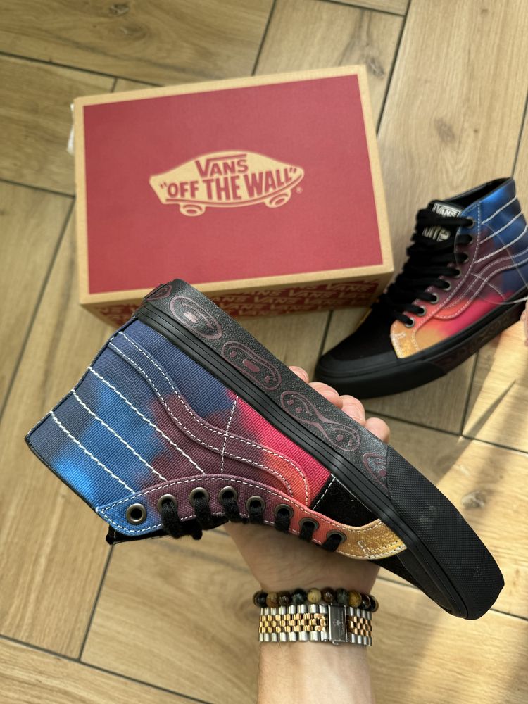 Wysokie Kolorowe Trampki Damskie Vans Czarne Sneakersy